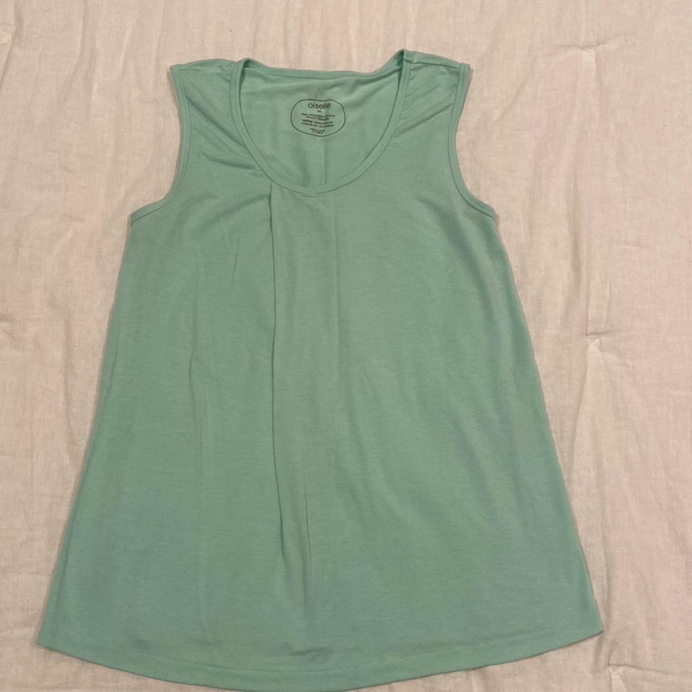 Oiselle mint green flowy tank